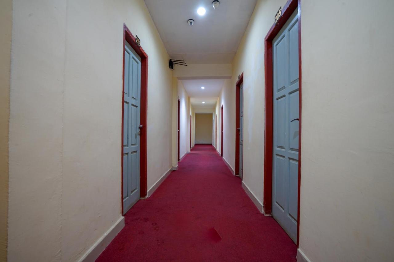 Oyo 427 Galaxy Hotel