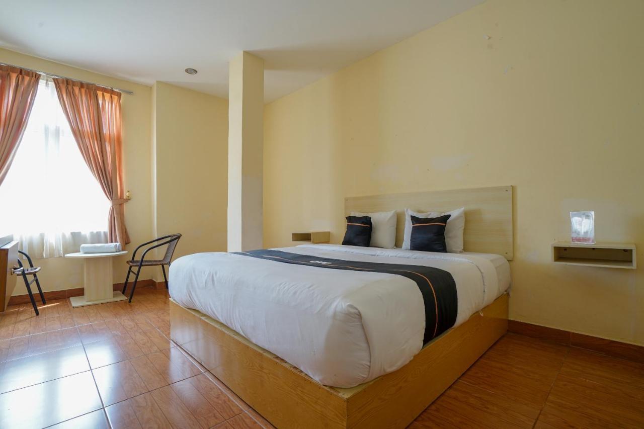 Oyo 427 Galaxy Hotel